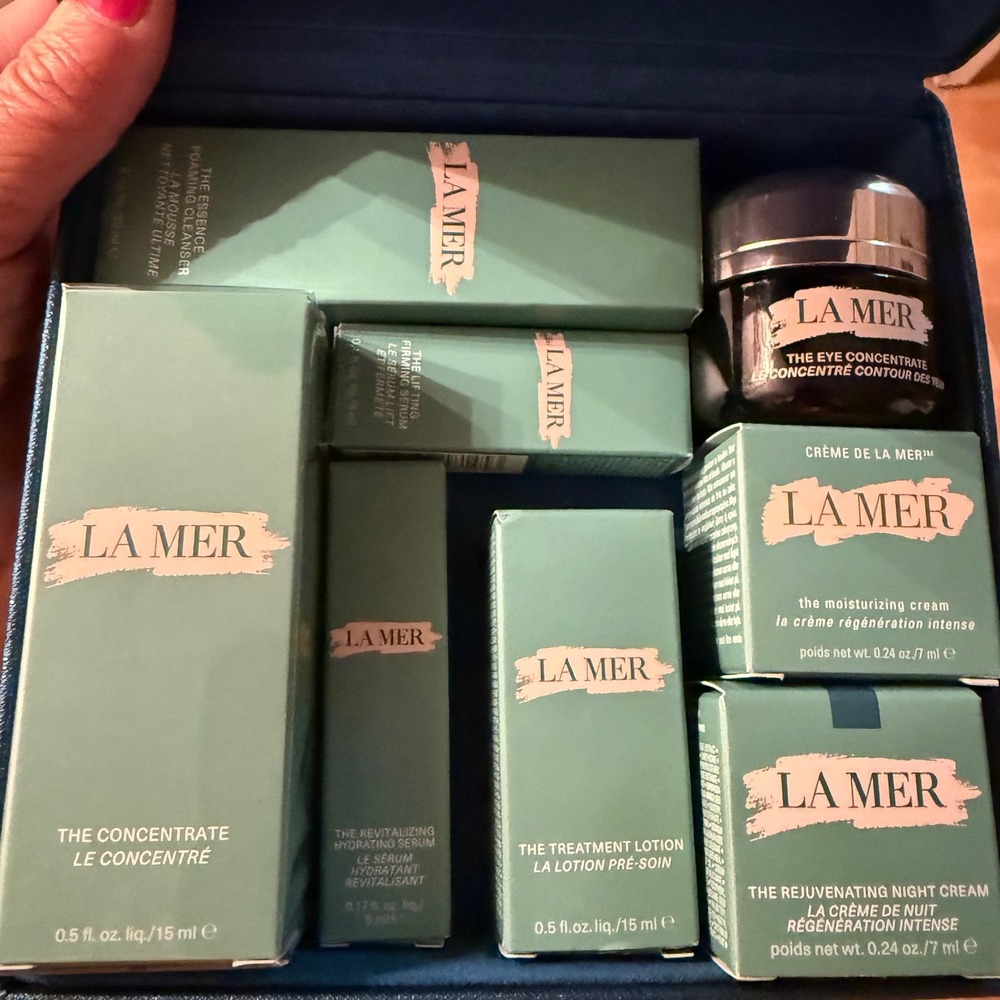 La Mer Navy Vault: 8-Piece Deluxe Skincare Collection Anti Aging Moisturizer NWB